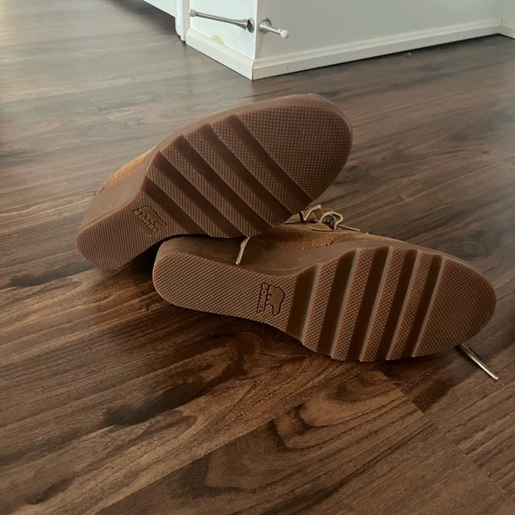 Size US 8:5 - Picture 4 of 4